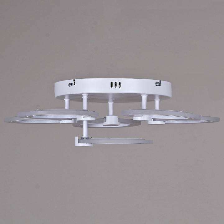 Потолочная люстра Reluce 09501 09501-0.3-5+1 WH