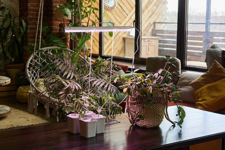 Подставка для цветов Uniel UFP-G10A H65 WHITE UL-00010041