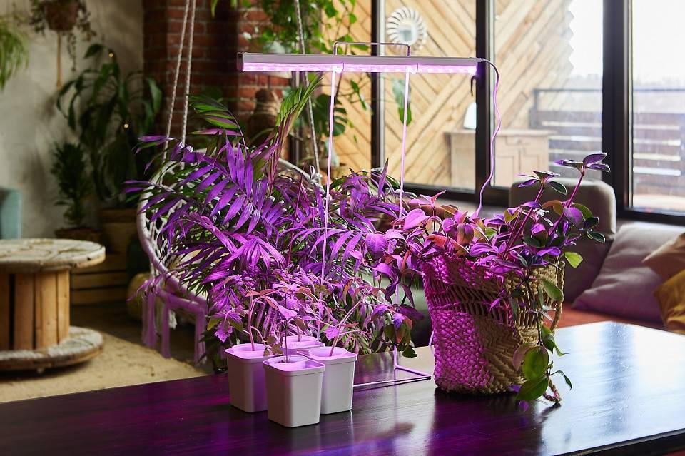 Подставка для цветов Uniel UFP-G10A H65 WHITE UL-00010041