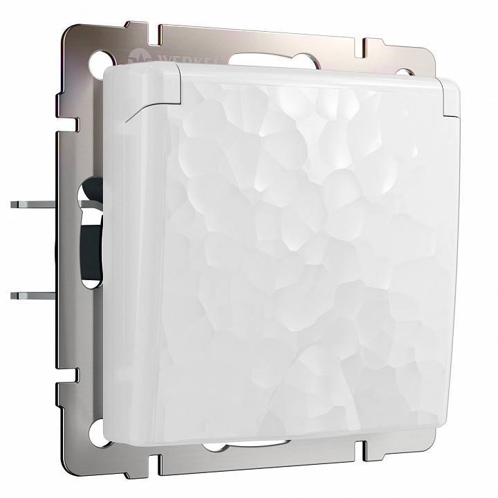 Розетка влагозащищенная с заземлением и шторками Werkel Hammer белая без рамки W1271201