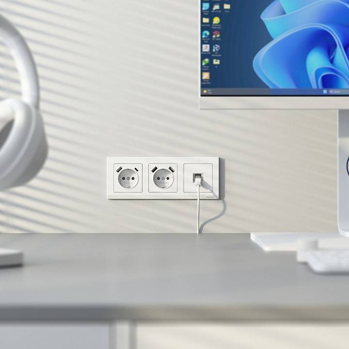 Розетка с заземлением и со шторкой и 2хUSB type A и C, без рамки Werkel белый матовый W1171761