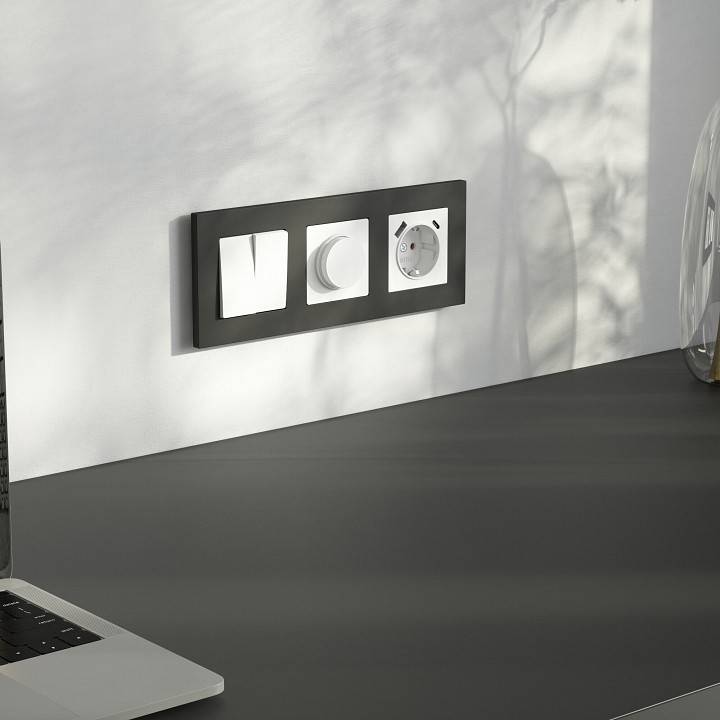 Розетка с заземлением и со шторкой и 2хUSB type A и C, без рамки Werkel белый матовый W1171761