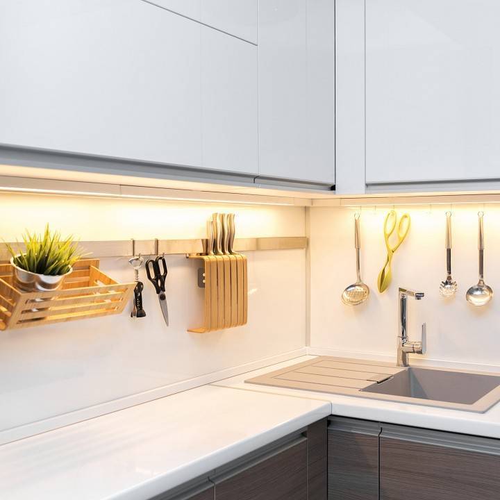 Комплект с лентой светодиодной Apeyron Electrics  10-11