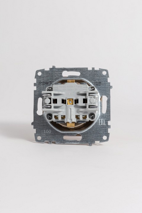 Розетка с заземлением и со шторкой, без рамки Elbi Eleсtriс Zena Vega 609-011400-243