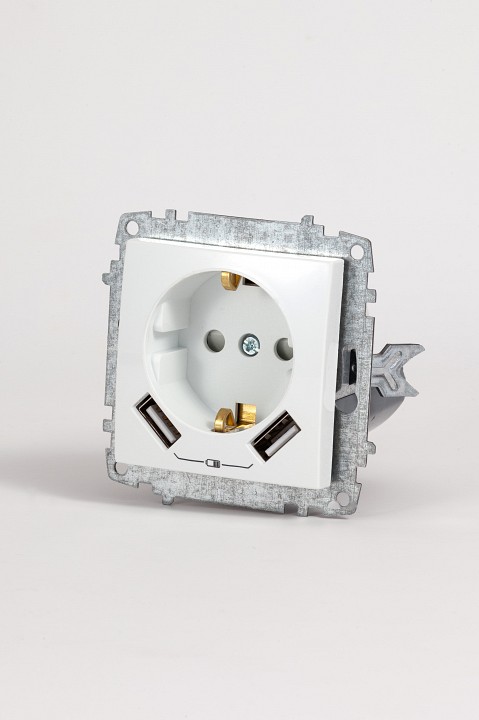 Розетка с заземлением и со шторкой и 2хUSB type A, без рамки Elbi Eleсtriс Zena Vega 609-015600-317