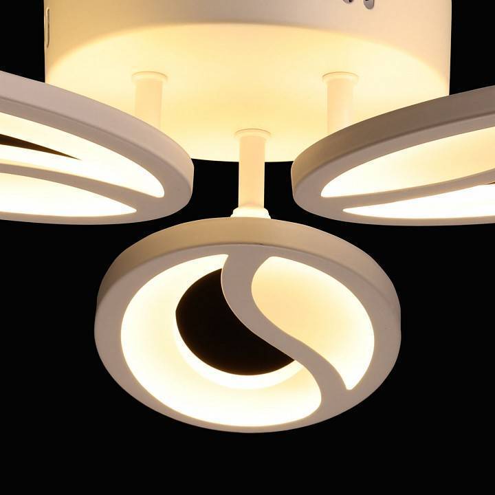 Потолочная люстра De City Мадлен 3xE14 424018003