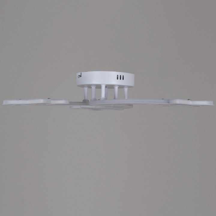 Потолочная люстра De Markt 01150-0.3-03 WH