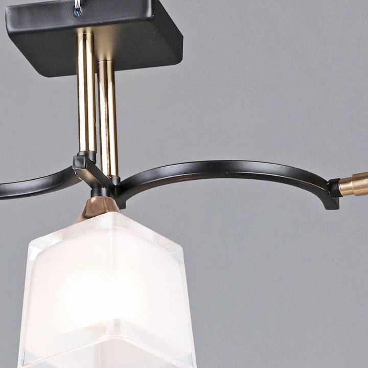 Светильник на штанге Reluce 06404 3 лампы черный французское золото 06404-0.3-03 BK+FGD