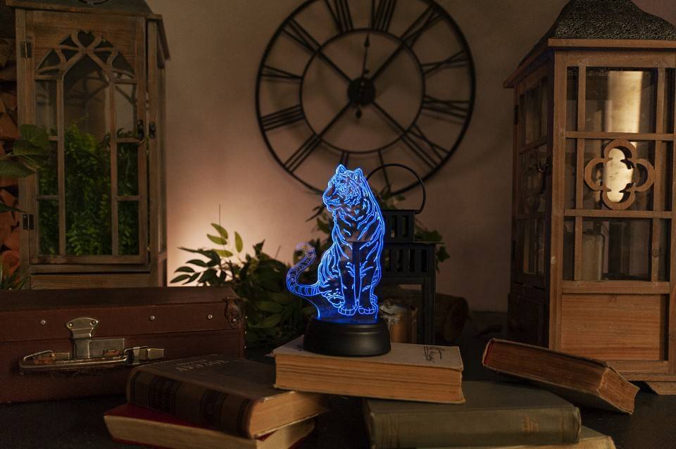 Зверь декоративный Uniel ULI-M507 RGB/3AA TIGER/BLACK UL-00008402