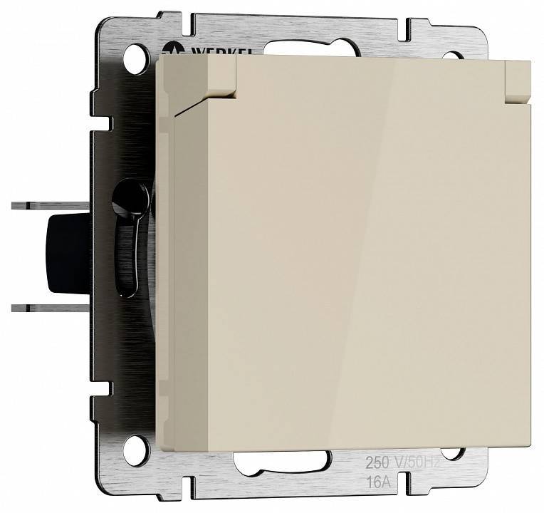 Розетка влагозащищенная с заземлением и со шторкой, без рамки с крышкой Werkel слоновая кость W1171203