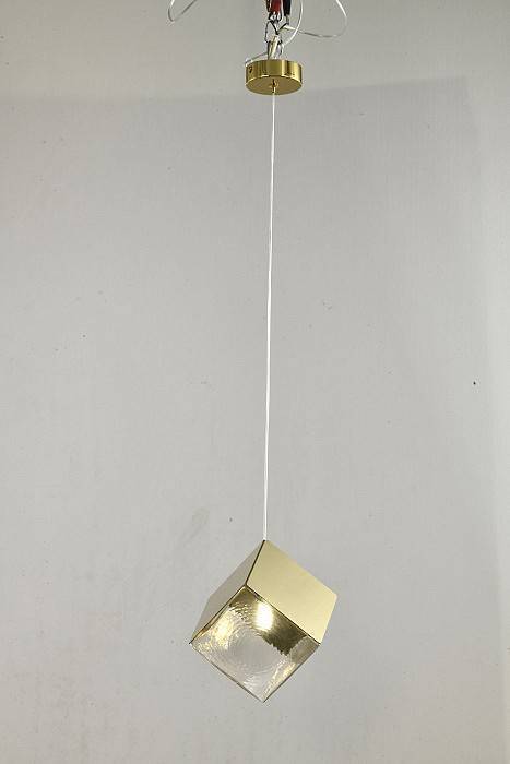 Светильник подвесной Zortes Ice Cube ZRS.1005.01