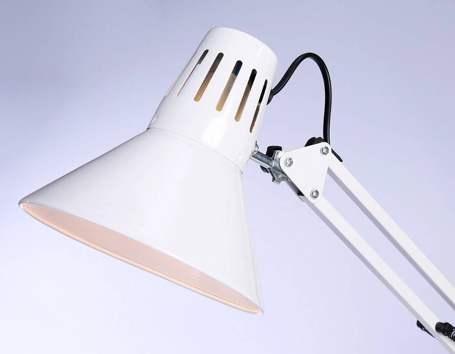 Настольная лампа офисная Ambrella Light DE DE7719