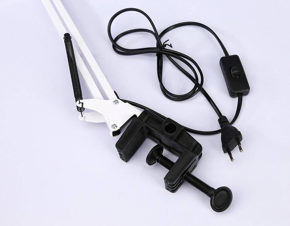 Настольная лампа офисная Ambrella Light DE DE7719