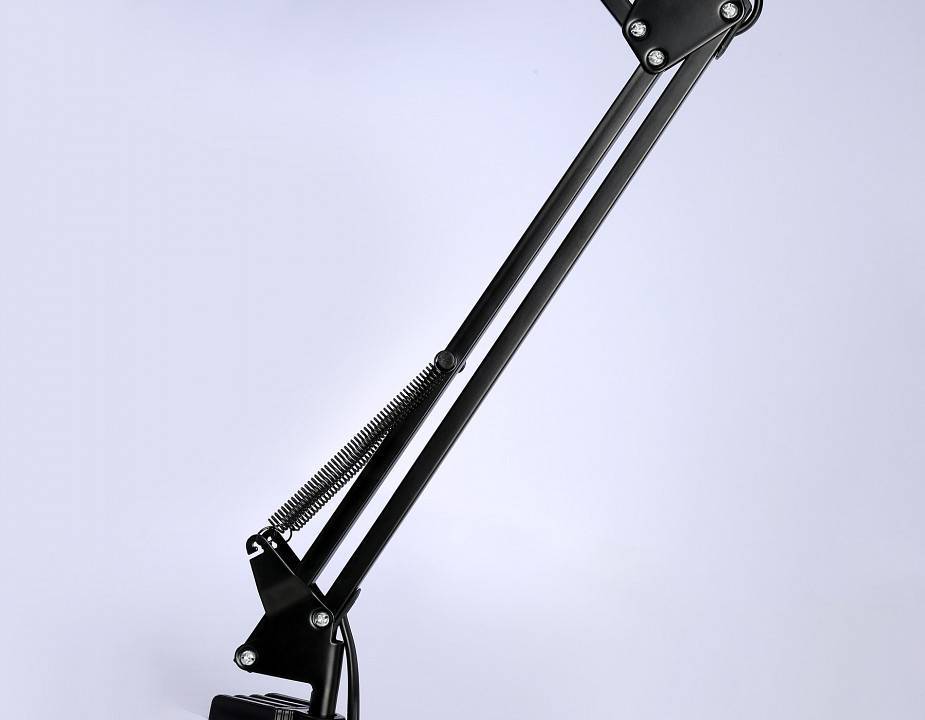 Настольная лампа офисная Ambrella Light DE DE7722