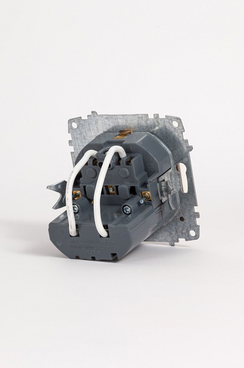 Розетка с заземлением и со шторкой и 2хUSB type A, без рамки Elbi Eleсtriс Zena Vega 609-010200-317