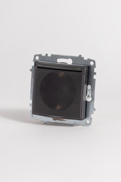 Розетка с заземлением с крышкой, без рамки Elbi Eleсtriс Zena Vega 609-011100-218