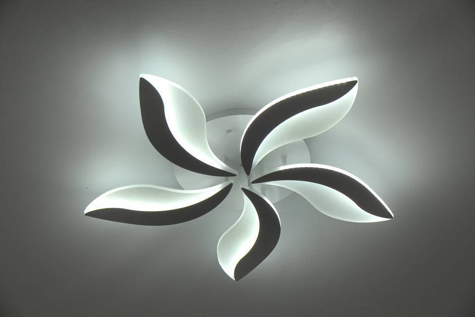 Потолочная люстра Escada Wind 10214/SG (60W)