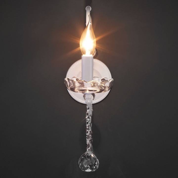 Бра Eurosvet Brezza 10107/1 глянцевый белый прозрачный хрусталь Strotskis 10107/1