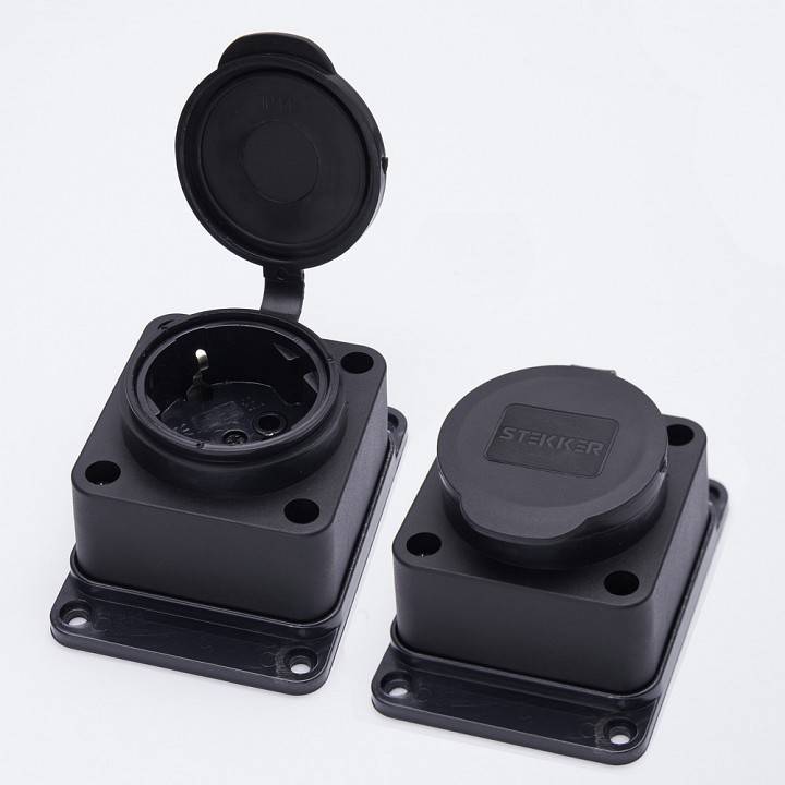 Розетка с заземлением с крышкой Stekker Одри 39018