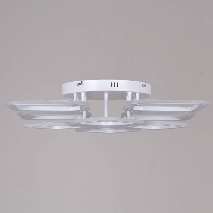 Потолочная люстра De Markt 05106-0.3-4+4 WH белый 05106-0.3-4+4 WH