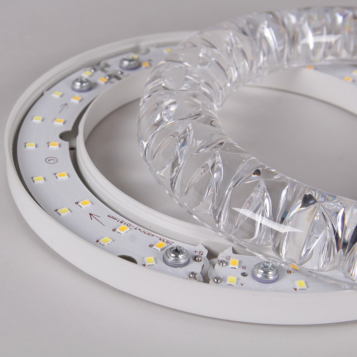 Потолочная люстра 19847-0.3-03B WH