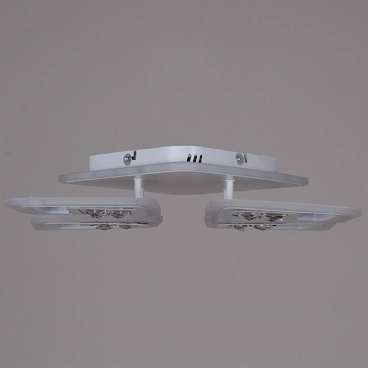 Потолочная люстра Reluce 20523 5 ламп 20523-0.3-4+1S WT