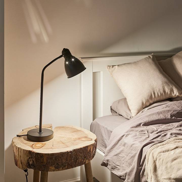 Настольная лампа Uniel UML-B701 LED 6 Вт UL-00010155