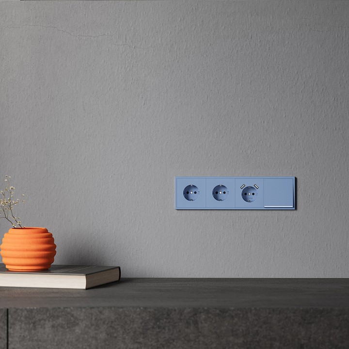 Накладка для розетки с заземлением и со шторками и 2хUSB type A Voltum S70 VLS000915