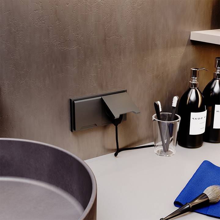 Розетка с заземлением и со шторкой, без рамки с крышкой Voltum S70 VLS040306