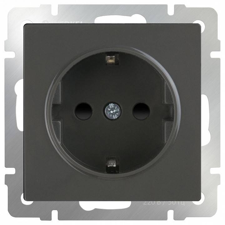 Розетка с заземлением и шторками Werkel серо-коричневый WL07-SKGS-01-IP44