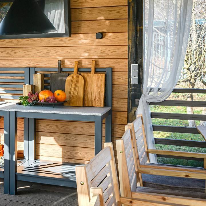 Розетка влагозащищенная с заземлением и шторками с крышкой Werkel Gallant графит рифленый W5071204